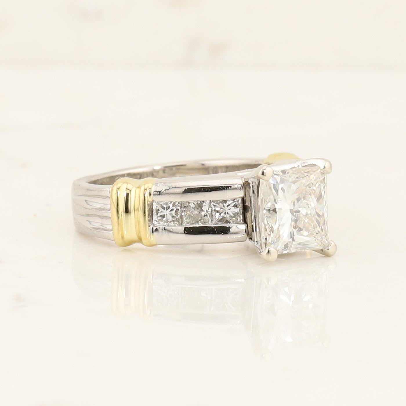 2 Tone Diamond Ring