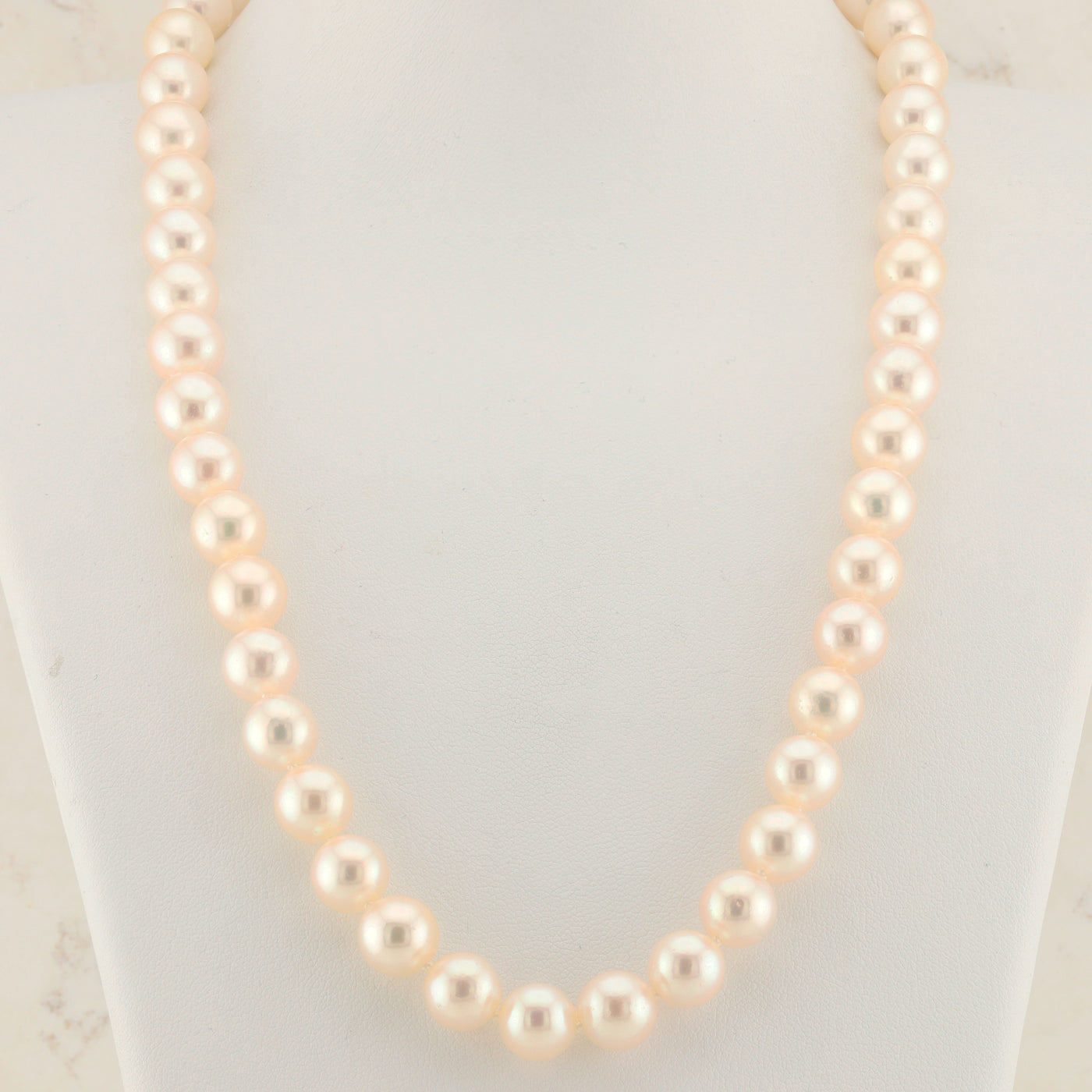 Stunning Pearl Necklace