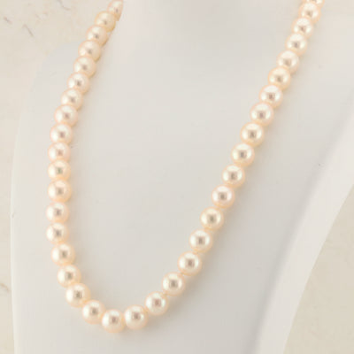 Stunning Pearl Necklace