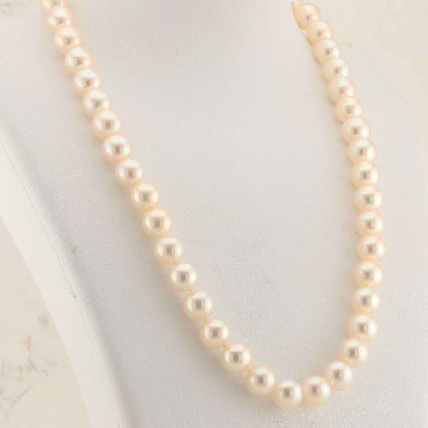 Stunning Pearl Necklace