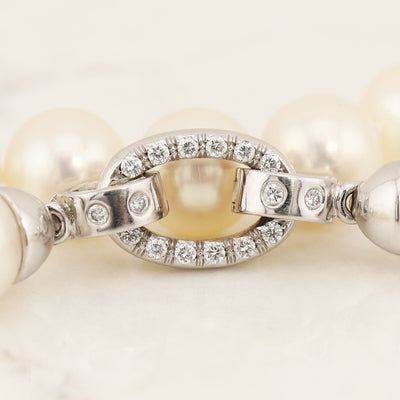 Stunning Pearl Necklace