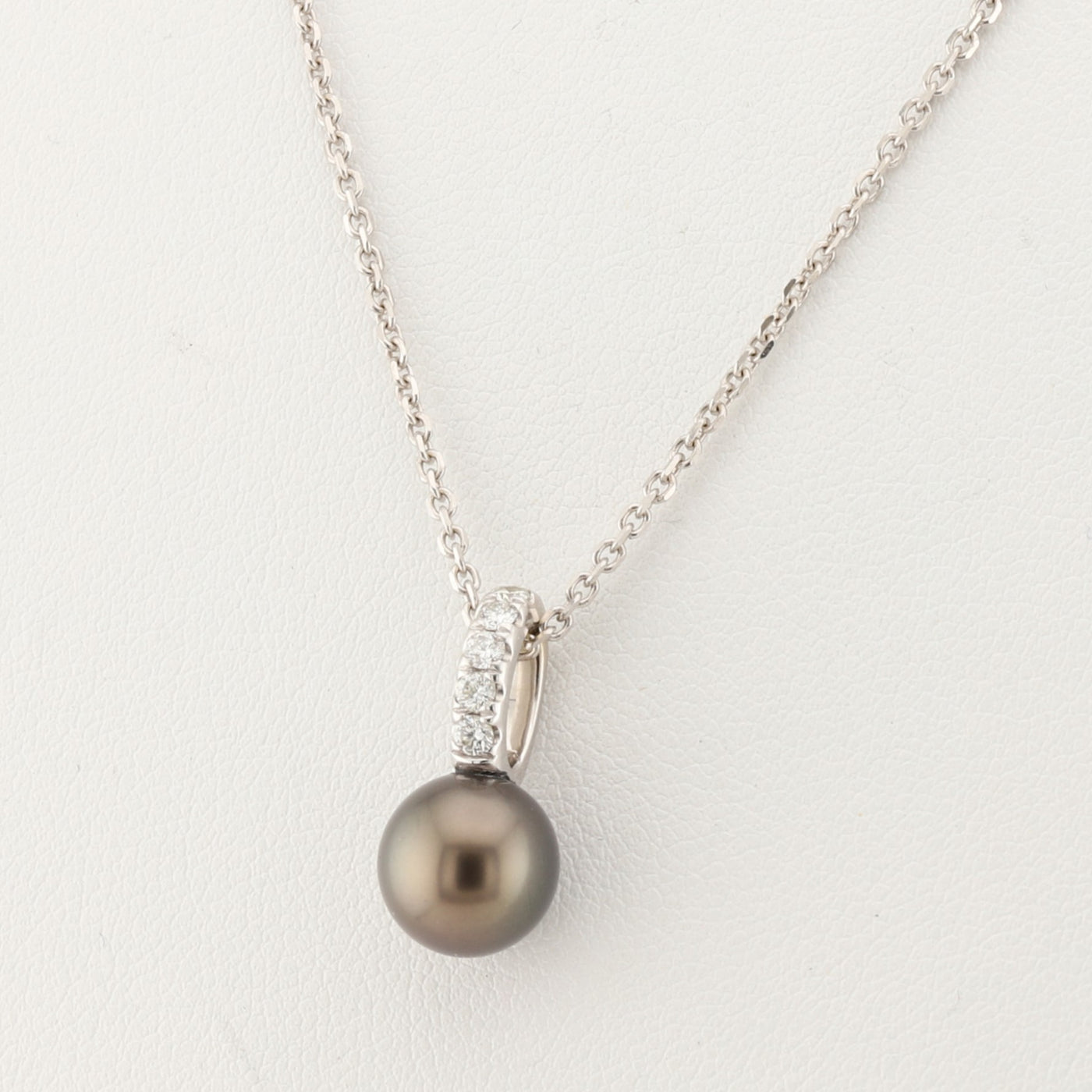 Pearl Pendant & Chain