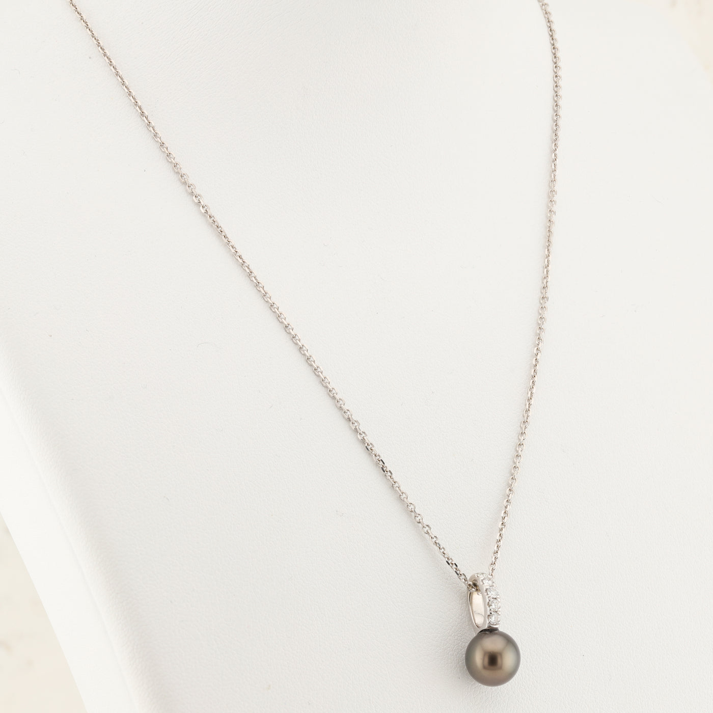 Pearl Pendant & Chain