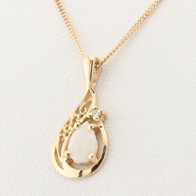 Opal Pendant & Chain