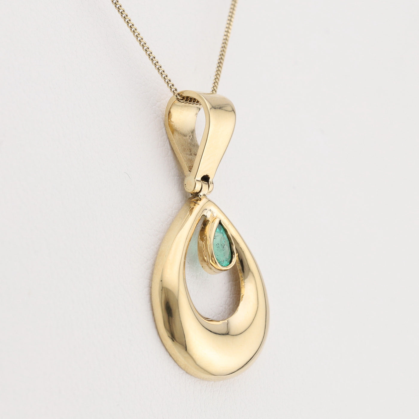 Yellow Gold Emerald Pendant