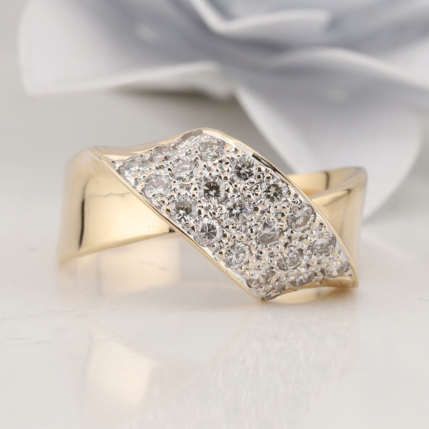 Ribbon Diamond Ring