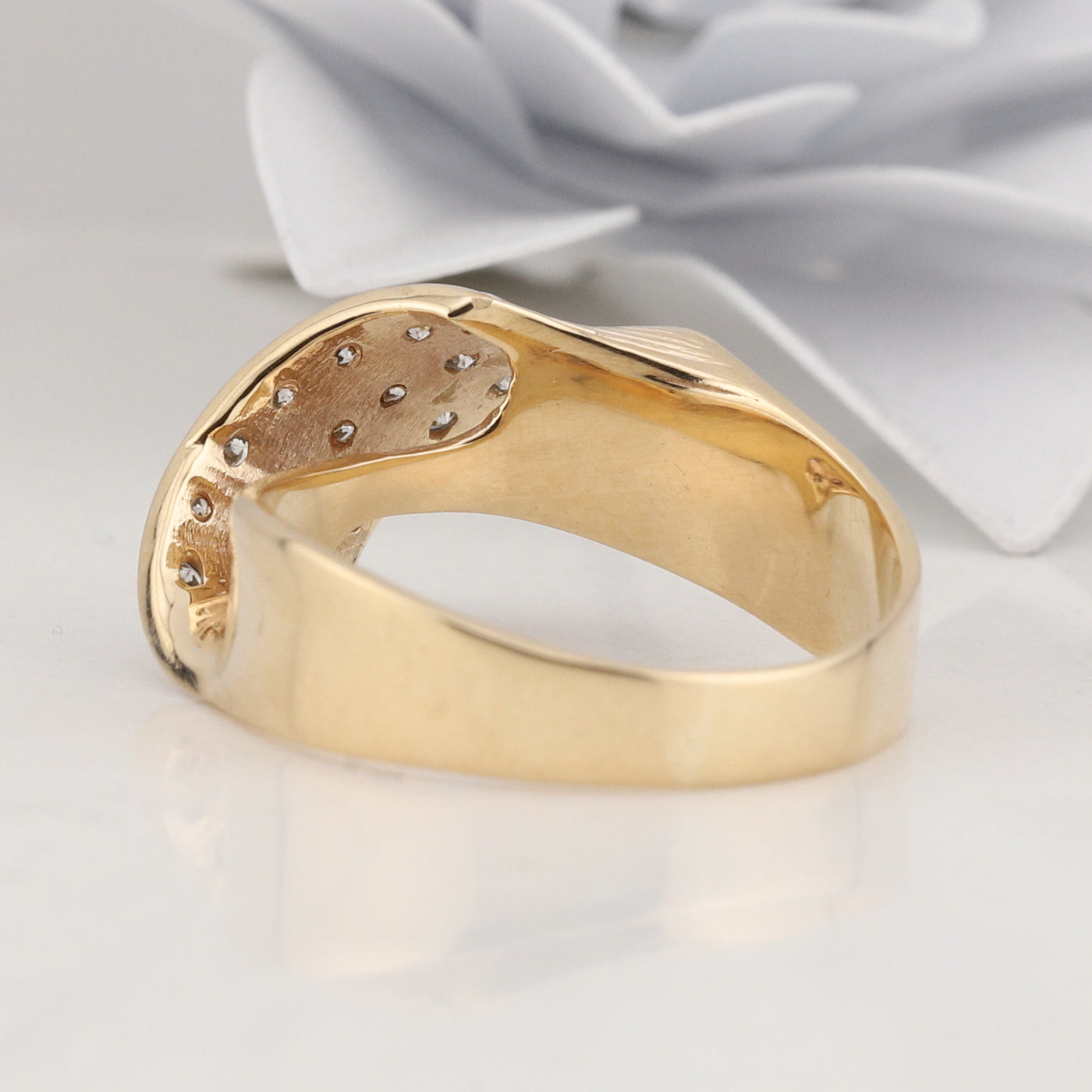 Ribbon Diamond Ring