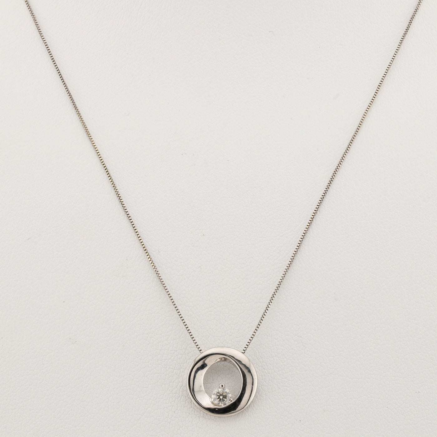 White Gold Circle Pendant