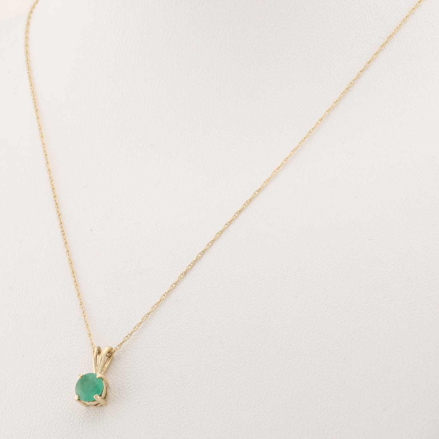 Emerald Pendant & Chain